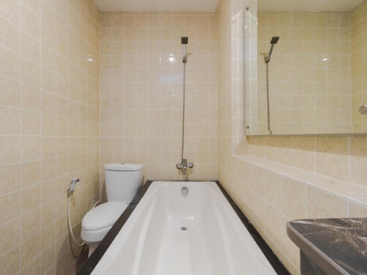 Reddoorz Plus @ Boulevard Panakkukang Makassar Exteriör bild