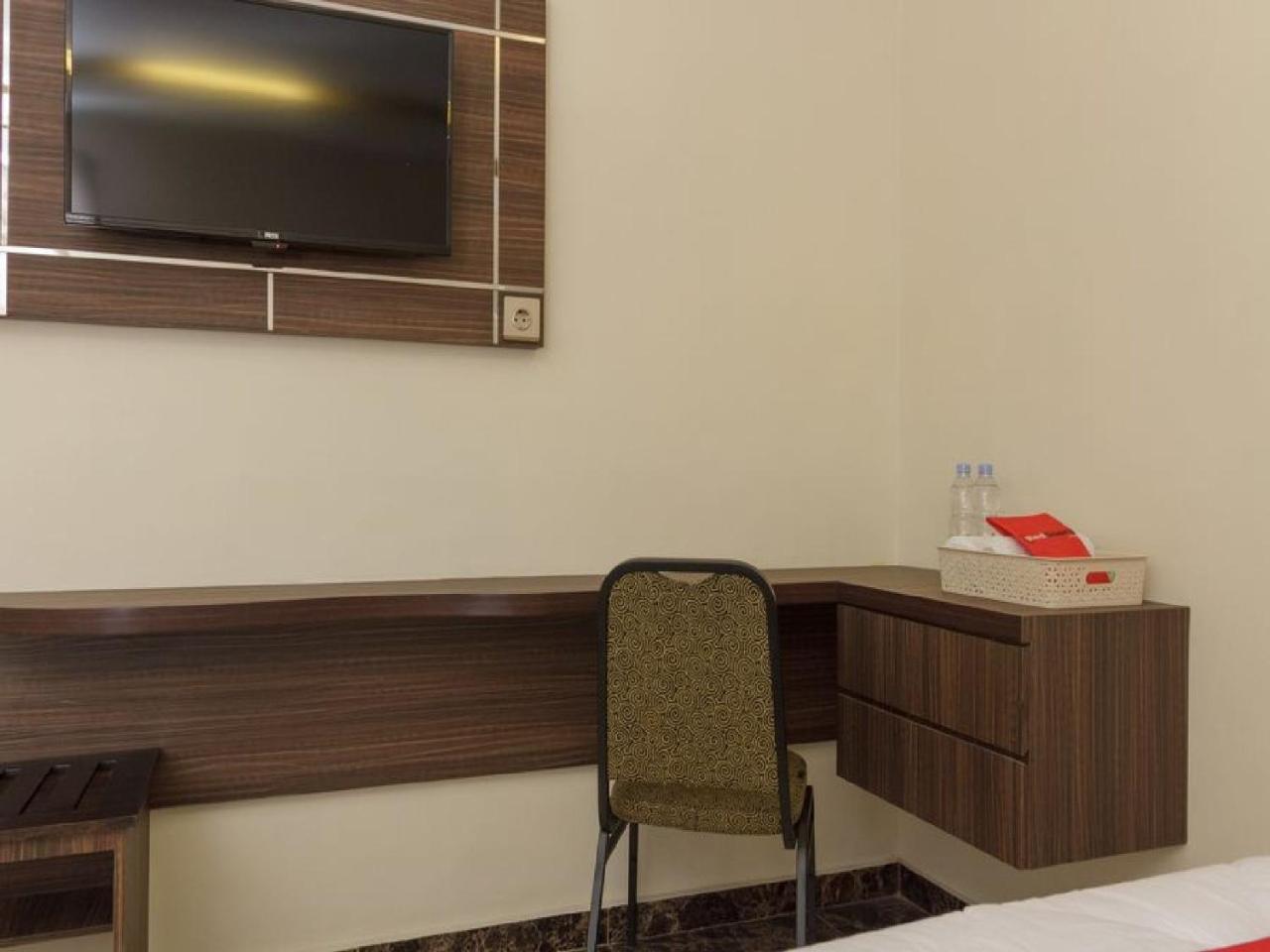 Reddoorz Plus @ Boulevard Panakkukang Makassar Exteriör bild